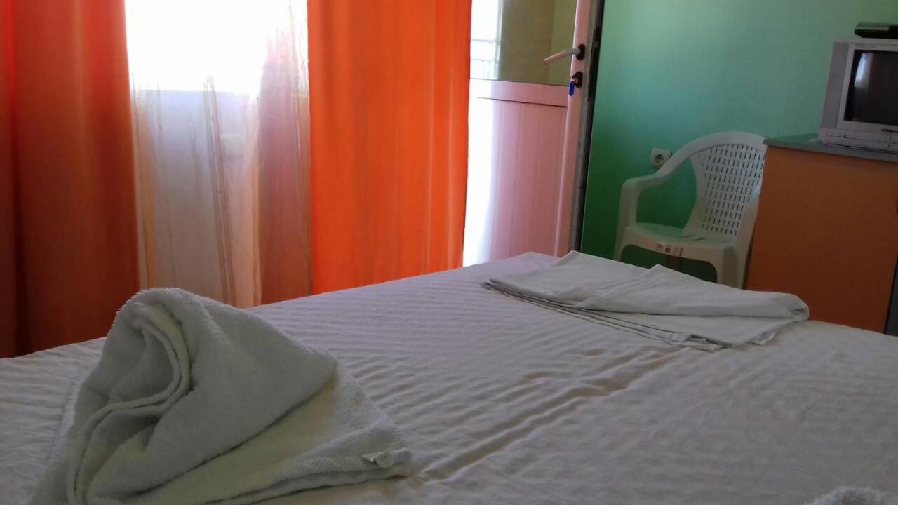 فندق Complex Exotica لوزينيتس المظهر الخارجي الصورة
