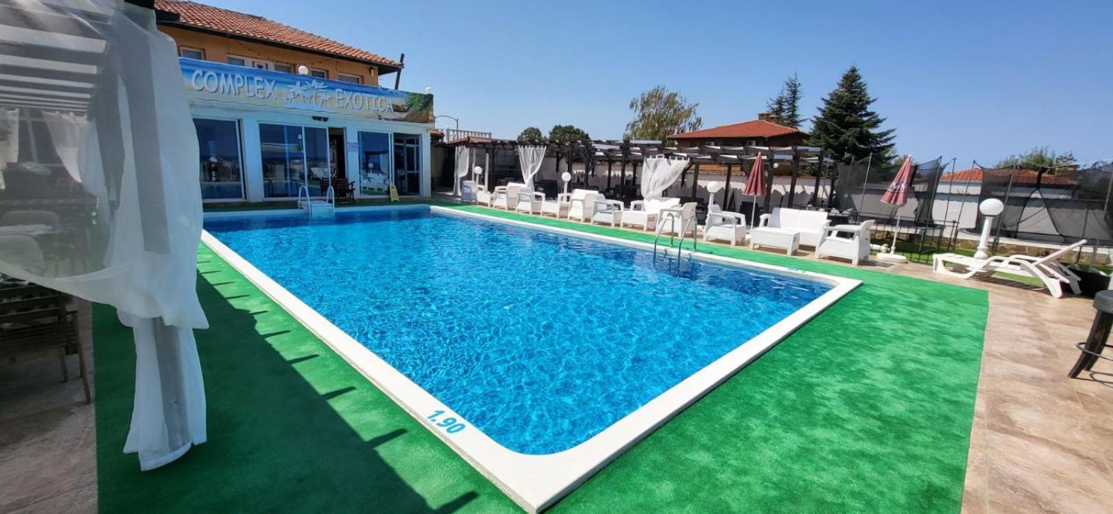 فندق Complex Exotica لوزينيتس المظهر الخارجي الصورة