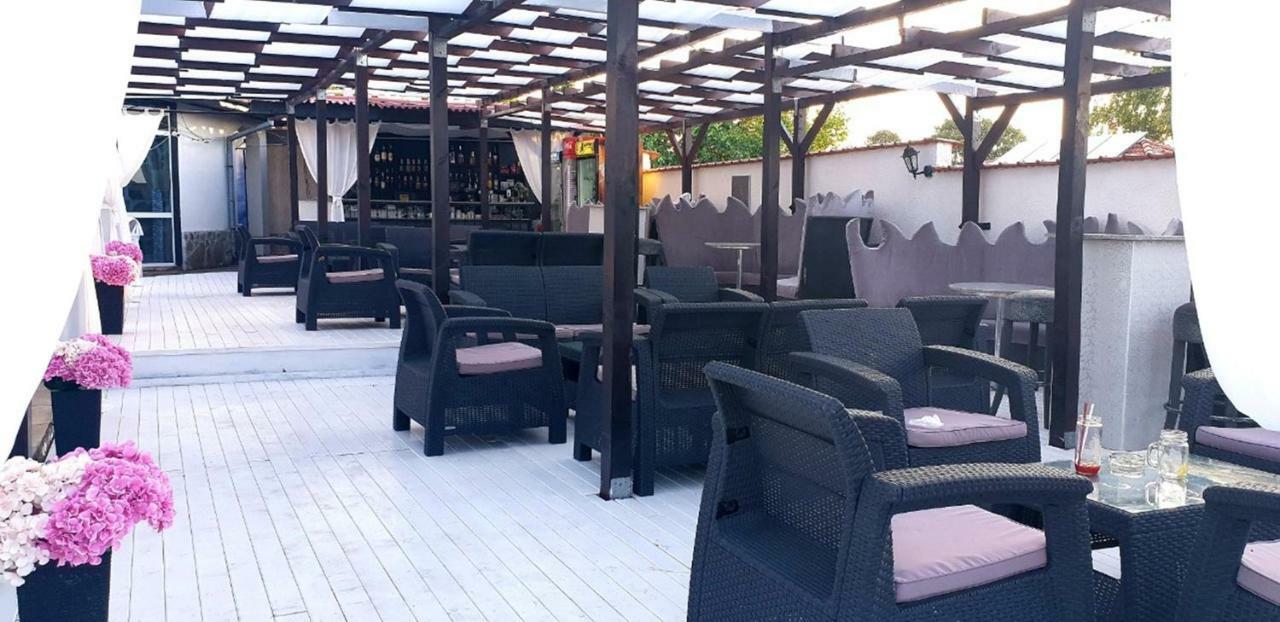 فندق Complex Exotica لوزينيتس المظهر الخارجي الصورة